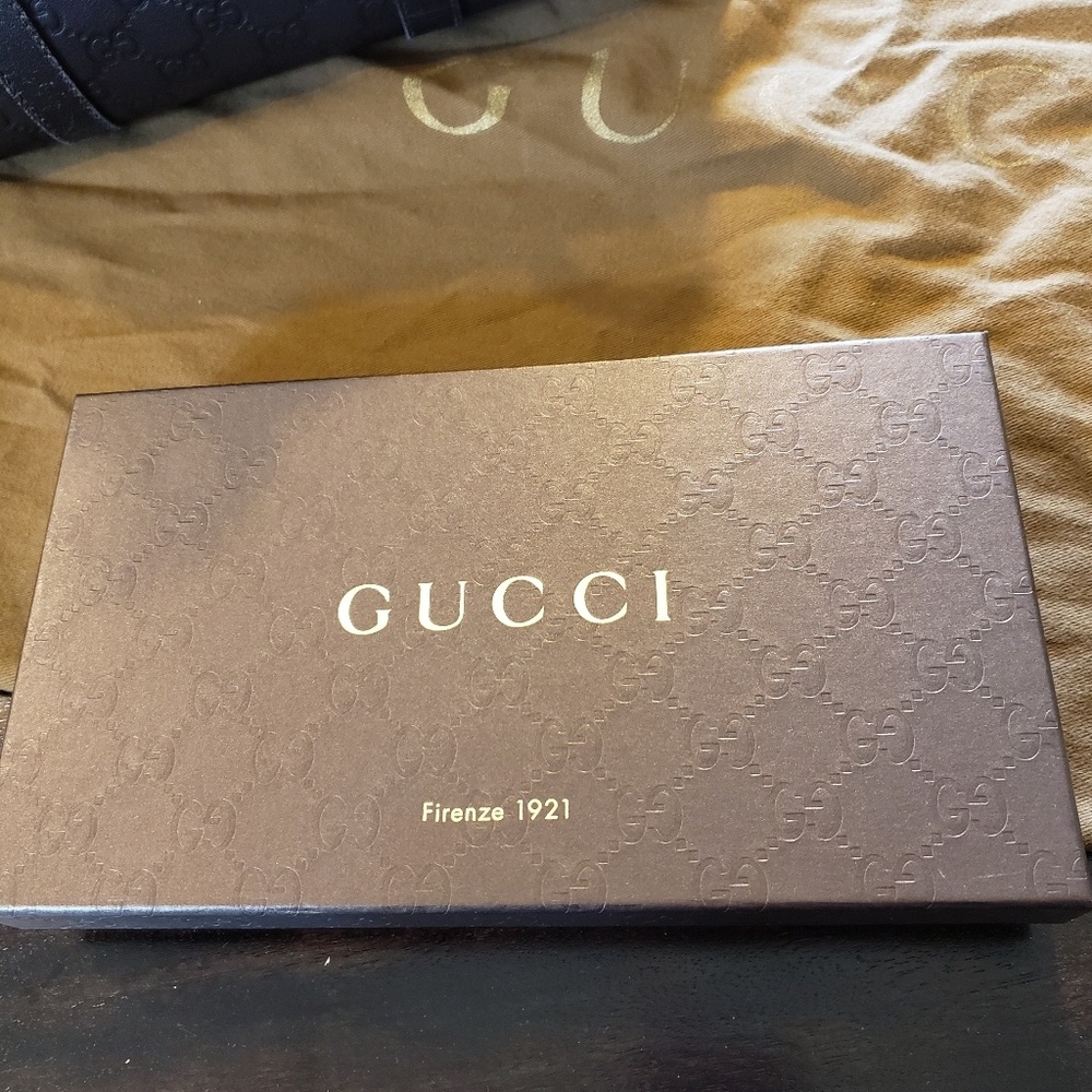 Gucci purse & wallet